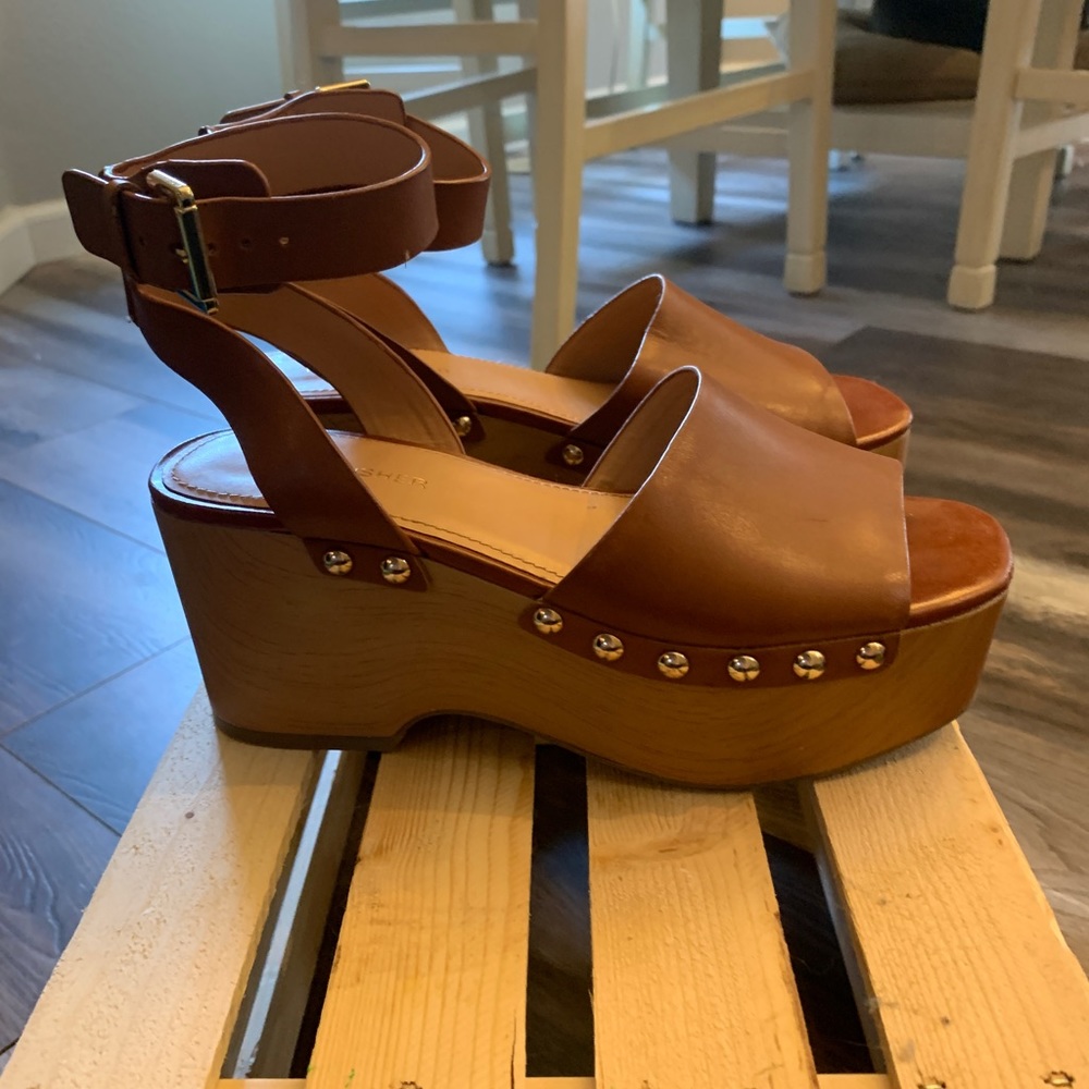 Marc Fisher wedges